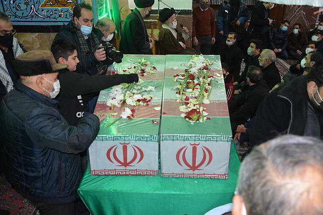 مراسم تشییع و بخاکسپاری دو شهید "گلنام، گمنام" در بوستان سیمرغ در منطقه 13 تهران بزرگ