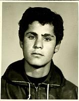 آلبوم اختصاصی تصاویر شهید اکبر حیدری حسین ابادی . کد 1403243032 آ