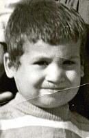 آلبوم اختصاصی تصاویر شهید غلام رضا لارز . کد 1403120411 آ