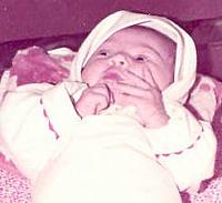 آلبوم اختصاصی تصاویر شهید عاطفه گل گل دزفولی . کد 1403235368 آ